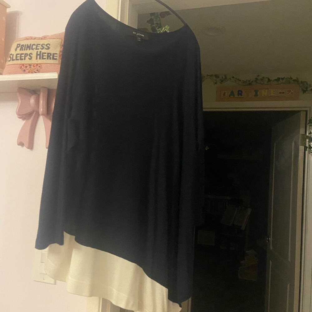 St. John poncho cape  with sleeves